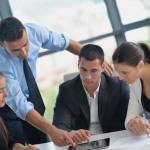 angajati birou - Argeșul a pierdut peste 1.700 de salariați în ultimul an