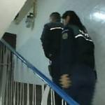 ooo 2 - Incident violent într-o scară de bloc din Pitești. Bărbat de 63 de ani lovit de 2 minori