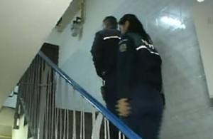 ooo 2 - Incident violent într-o scară de bloc din Pitești. Bărbat de 63 de ani lovit de 2 minori