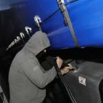 Au furat peste 2.700 de litri de motorină din camioane staționate pe A1 și A2 10 9360527furtcombustibilrezervoare - Au furat peste 2.700 de litri de motorină din camioane staționate pe A1 și A2