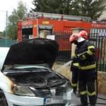 Incendiu la o mașină a Primăriei din Câmpulung Muscel. Șoferul a observat fumul în mers 12 Sursă foto: screenshot video MJ