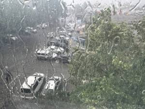 ploaie 1 - Furtună violentă în Argeș!