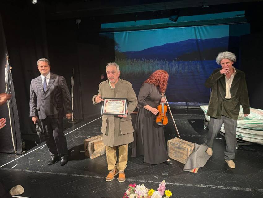 Sursă foto și video: MJ, Teatrul AL Davila Pitești.