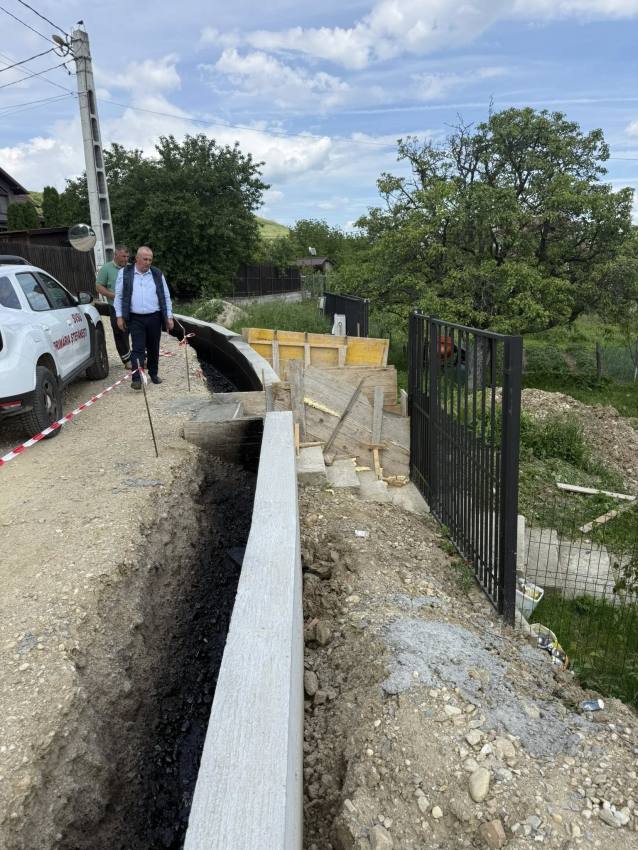 Ștefănești. Vești bune pentru locuitorii de pe strada Pălădești! 1 Ștefănești lucrari