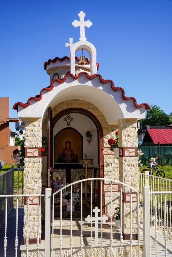 Binecuvântare Arhierească la hramul Parohiei Micești 4 Parohia argeșeană Micești