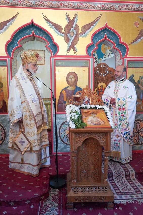 Binecuvântare Arhierească la hramul Parohiei Micești 1 Parohia argeșeană Micești