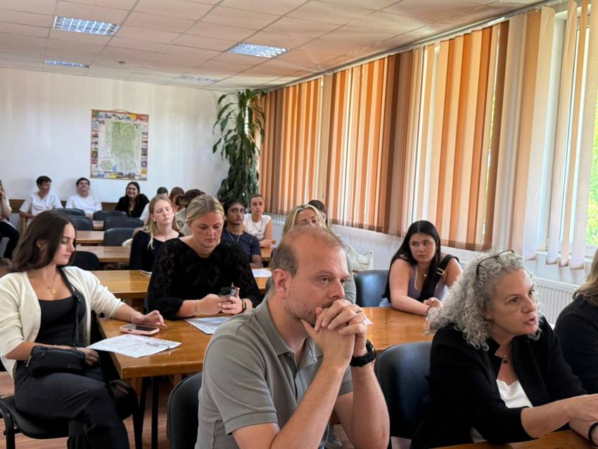 Schimb de experieță la SJU Pitești! Studenți din SUA și Spania