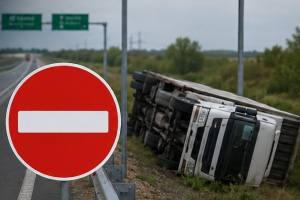 trafic restricționat tir răsturnat DEX 12 Pitești-Craiova