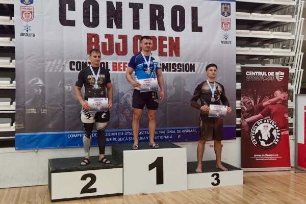 Pompier din Argeș, pe podium la o competiție națională de Brazilian Jiu-Jitsu Pompier din Argeș, pe podium la o competiție națională de Brazilian Jiu-Jitsu