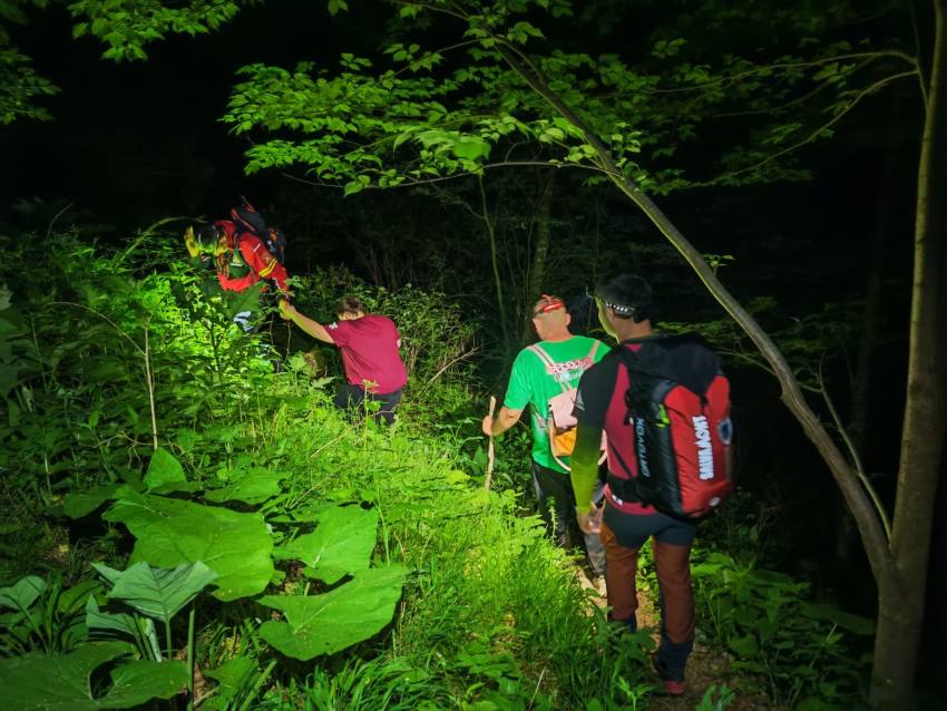 (VIDEO) Turiști blocați în Valea lui Stan. Misiune dificilă pentru Salvamont Argeș 1 Turiști blocați în Valea lui Stan