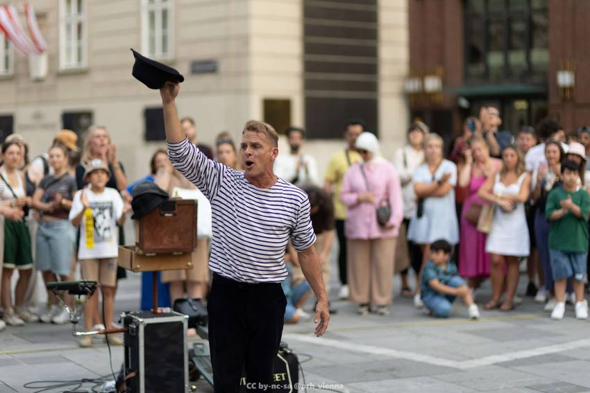 „Paris en fête” - spectacol susținut duminică la Pitești de artistul francez WILLSTREET! 1 WILLSTREET la Pitesti