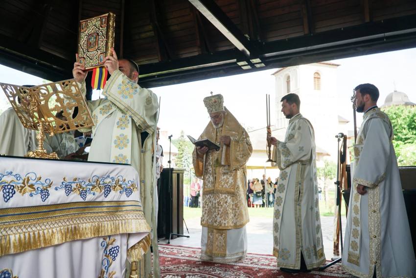 Înaltpreasfințitul Părinte Calinic