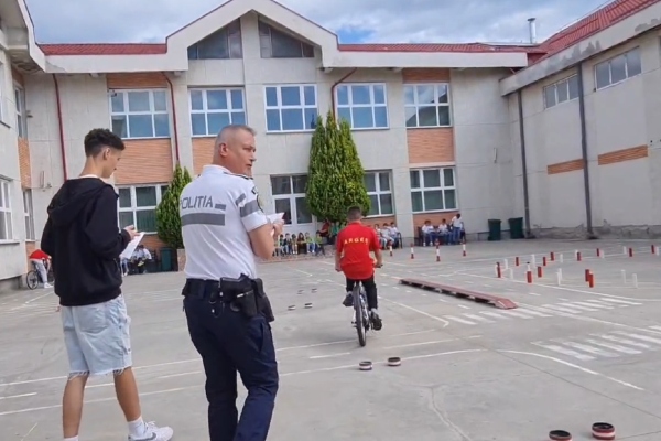 Concurs „Educația Rutieră – Educație pentru Viață”, în orașul Costești