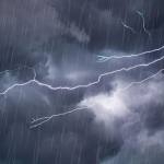 cats - Avertizare imediată de la ANM: Cod portocaliu de ploi torențiale și descărcări electrice în 11 localități din Argeș