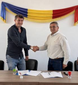 Se modernizează Costeștiul: lucrările la noua rețea de canalizare din Pârvu Roșu au fost atribuite și pot începe 2 costesti primar 1 - Se modernizează Costeștiul: lucrările la noua rețea de canalizare din Pârvu Roșu au fost atribuite și pot începe