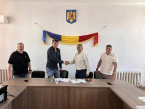 Se modernizează Costeștiul: lucrările la noua rețea de canalizare din Pârvu Roșu au fost atribuite și pot începe 1 primar costesti 4 - Se modernizează Costeștiul: lucrările la noua rețea de canalizare din Pârvu Roșu au fost atribuite și pot începe