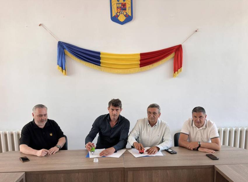 primar costesti2 - Se modernizează Costeștiul: lucrările la noua rețea de canalizare din Pârvu Roșu au fost atribuite și pot începe