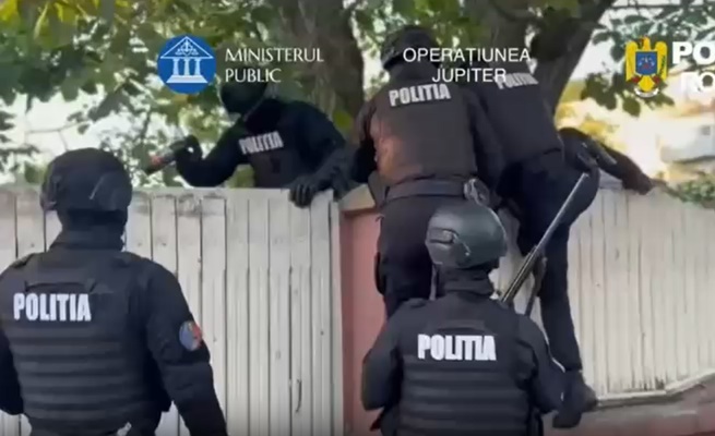 Zeci de percheziții în Argeș și alte 7 județe Sursă foto: captură video Poliția Română
