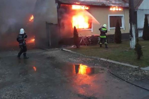 incendiu casă