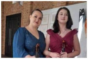 z 5 - O violonistă de 13 ani urcă pe scena Filarmonicii Pitești într-un recital special dedicat iubitorilor muzicii clasice