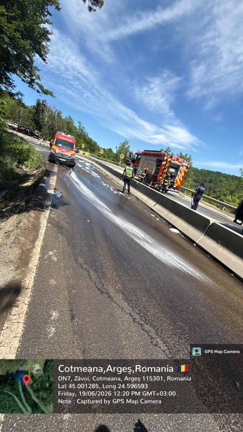 Pericol de poluare după răsturnarea cisternei cu benzină pe DN7! Garda de Mediu Argeș, la fața locului 2 garda de mediu cisterna rasturnata benzina DN 7 Cotmeana