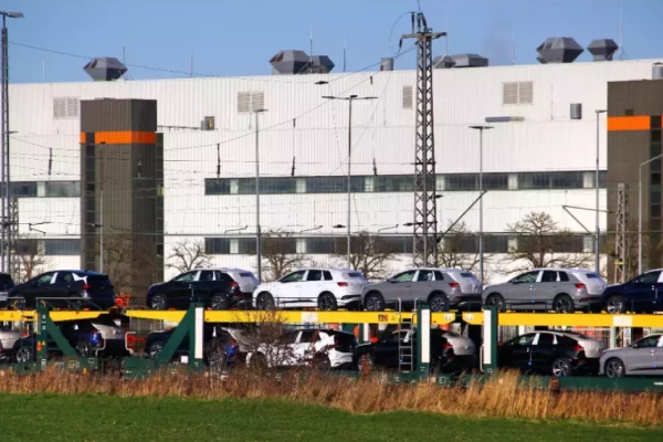Volkswagen va concedia