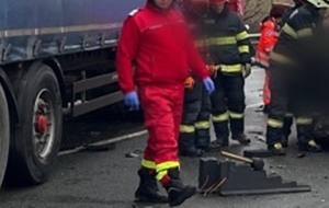 accident mortal sanpaul 5 morti - Accident în Aninoasa. Impact între un TIR și o mașină