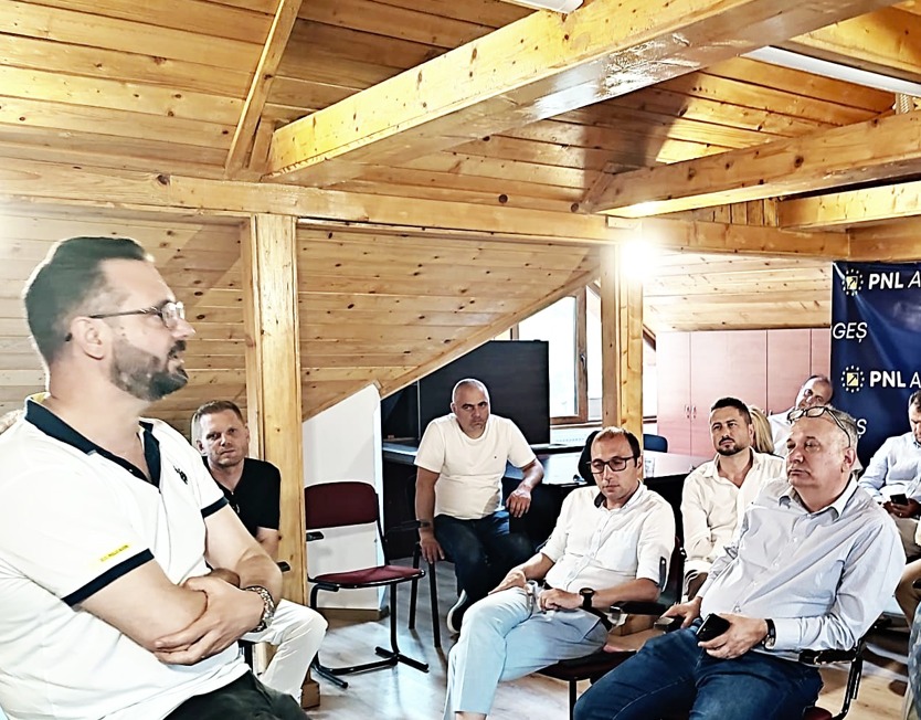 PNL Argeș, senatorul Mihai Coteț