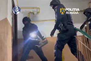 perchezitii trafic droguri argeș