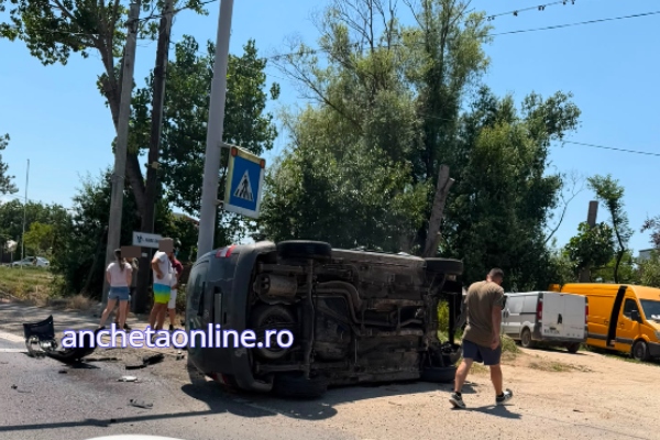 accident DN 73 2 - Accident grav pe DN 73! Mașină răsturnată în Mărăcineni (VIDEO)