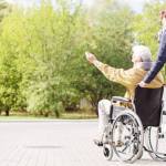 indemnizatie asistenti personali - Cresc indemnizațiile și salariile pentru asistenții persoanelor cu handicap grav