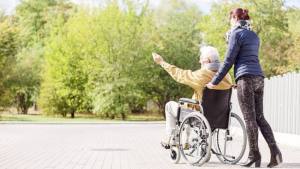 indemnizatie asistenti personali - Cresc indemnizațiile și salariile pentru asistenții persoanelor cu handicap grav