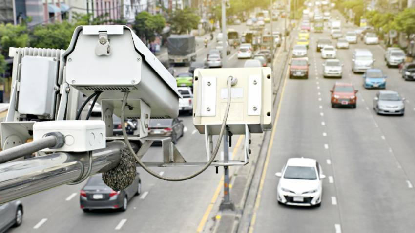 camere fixe radar - Poliția cere identificarea șoferului, platforma solicită datele cardului
