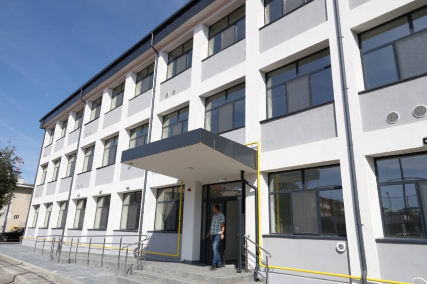 Lucrările de renovare energetică la Colegiul „Maria Teiuleanu” Pitești, finalizate. Clădire modernizată complet 2 Surtsă foto: Primaria Municipiului Pitesti