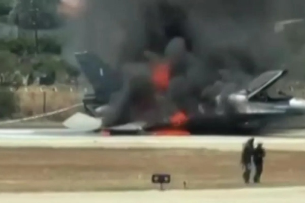 avion grecia foc incendiu