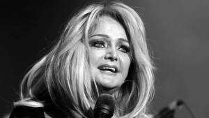 cats 6 - A murit Bonnie Tyler. Artista avea 75 de ani