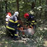 Argeșean de 83 de ani, rănit după ce s-a răsturnat cu motocultorul într-o râpă. A fost transportat la spital 13 Sursă foto: ISU Argeș