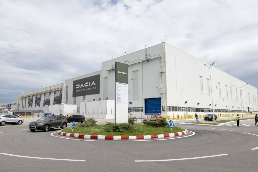 04 uzina dacia - Dacia – Mândria Argeșului, succesul Europei