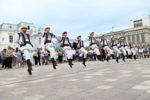 746074009 1722039765495401 5543013107767987251 n - Final spectaculos pentru Festivalul Internațional de Folclor „Carpați”, la Pitești