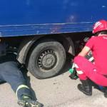 O mamă și copilul ei, loviți de un camion. Femeia își ținea micuțul în brațe 11 accident iași mamă copil