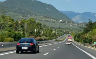 masină grecia autostradă