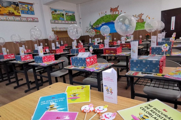 Ghiozdane și rechizite gratuite pentru sute de copii din Mioveni! Vești bune pentru părinți 1 ghiozdane rechizite gratuite Mioveni