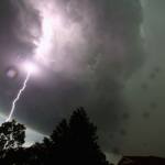 Atenționare meteo nowcasting pentru Argeș! Localitățile vizate 14 meteo argeș nori fulger furtuna