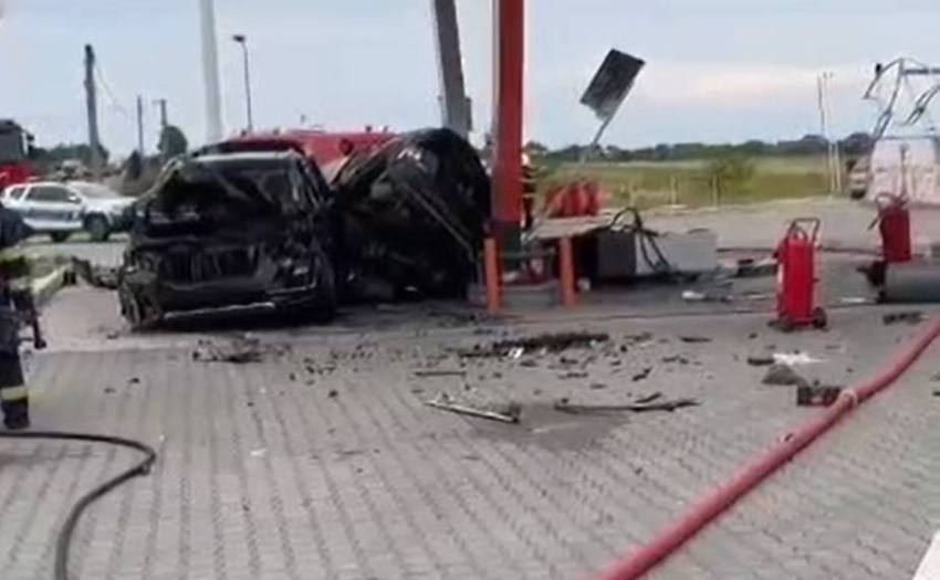 stație de carburanți