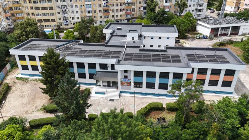 gradinita castelul magic din pitesti de sus - Peste 8 milioane de lei investiți în Grădinița „Castelul Magic” din Pitești. Lucrările au fost finalizate