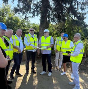 La Ștefănești se construiesc primele locuințe de serviciu destinate personalului medical din județ 2 santier Ștefănești
