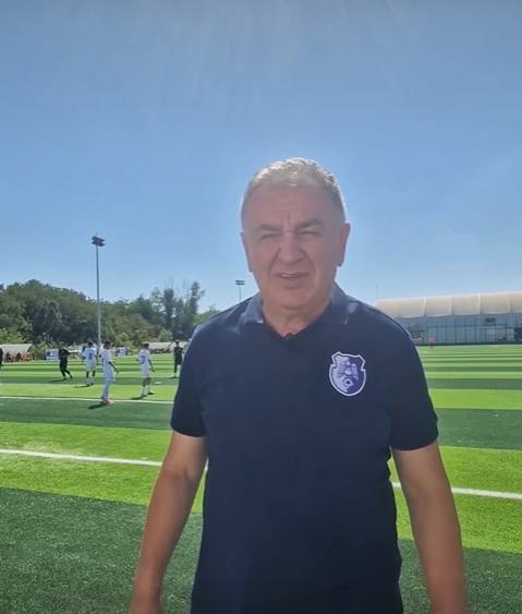 (Video) Noua bazฤ sportivฤ din cartierul Prundu a gฤzduit primele meciuri 2 Gentea baza sportivฤ Prundu Piteศti