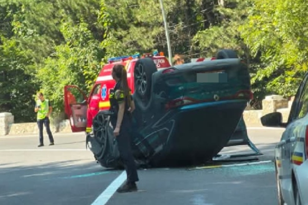 accident brașov mașină răsturnată accident brașov
