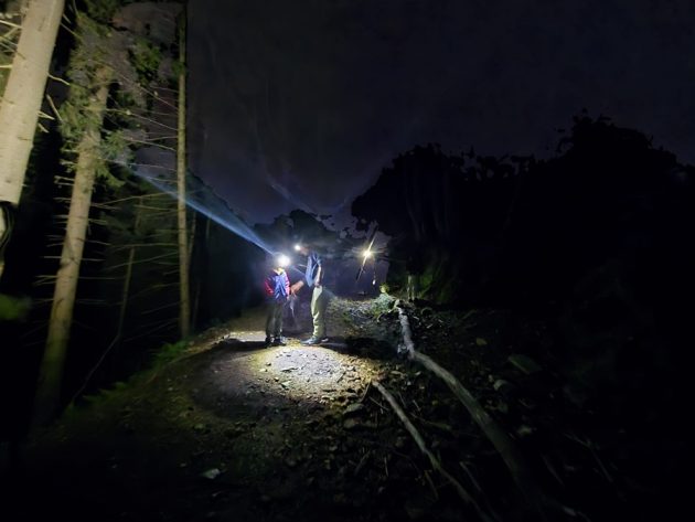 UPDATE: Turiștii care s-au rătăcit în Munții Făgăraș, coborâți în siguranță de salvamontiștii argeșeni 1 7230648b 84f9 49df b0d3 3f8a98331f33 - UPDATE: Turiștii care s-au rătăcit în Munții Făgăraș, coborâți în siguranță de salvamontiștii argeșeni