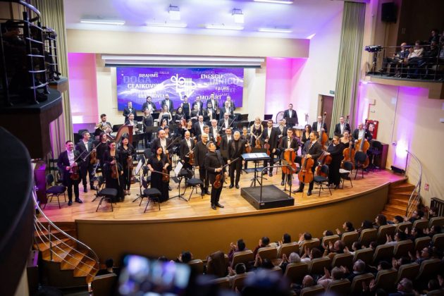 Filarmonica Pitești sărbătorește 20 de ani! Stagiunea aniversară începe pe 17 septembrie, cu Alexandru Tomescu 1 Sursă foto: FB Filarmonica Pitesti